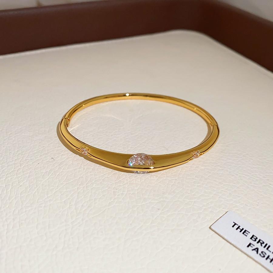 Vintage Zircon Circle Bracelet For Women With Silver And Gold Finish Stylish Jewelry Accessory