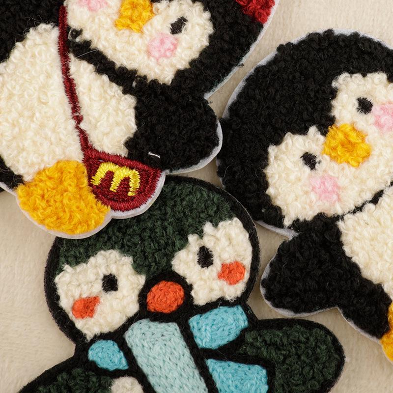 Self-Adhesive Chenille Animal Embroidery Patch for Clothing Accessories
