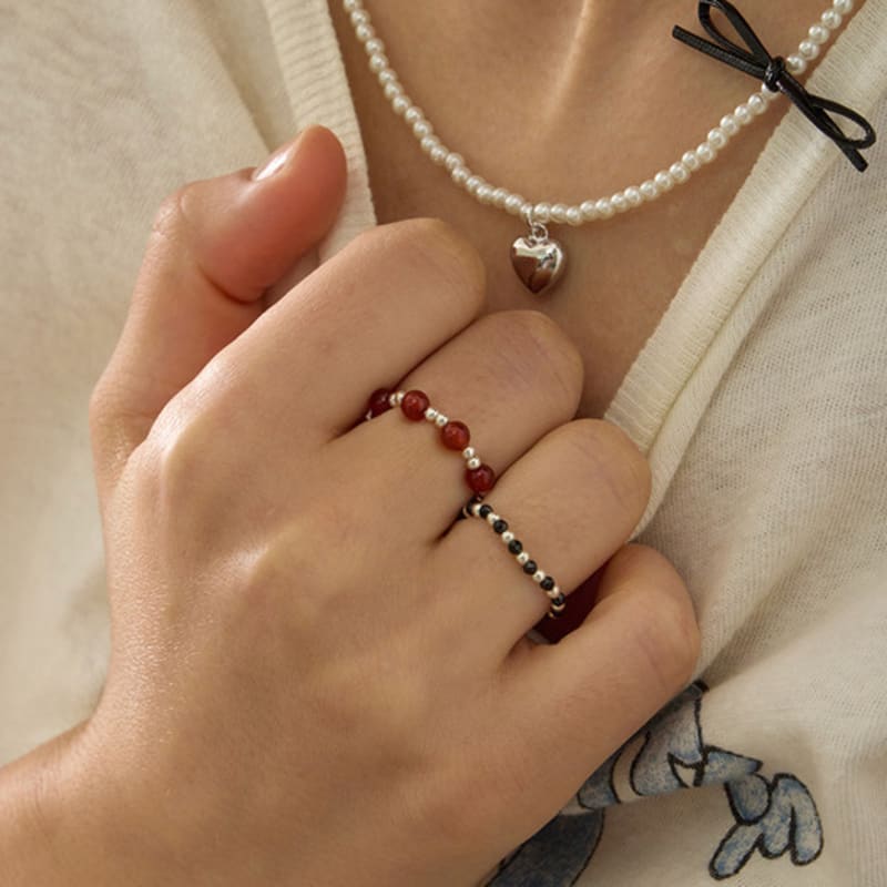 Eenie Beenie Red Bead Silver Ball Ring 4.5mm ENJ24RW003