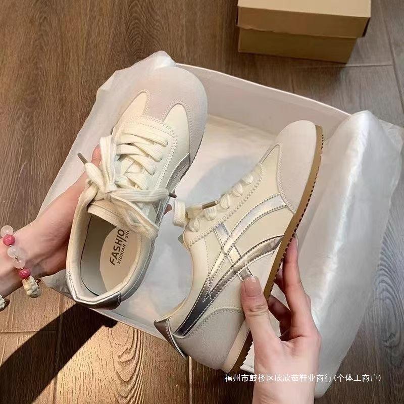 Women's Little White Shoes 2 Spring and Summer New Flat-bottomed Versatile Sports and Leisure Shallow Mouth Leather Board Shoes