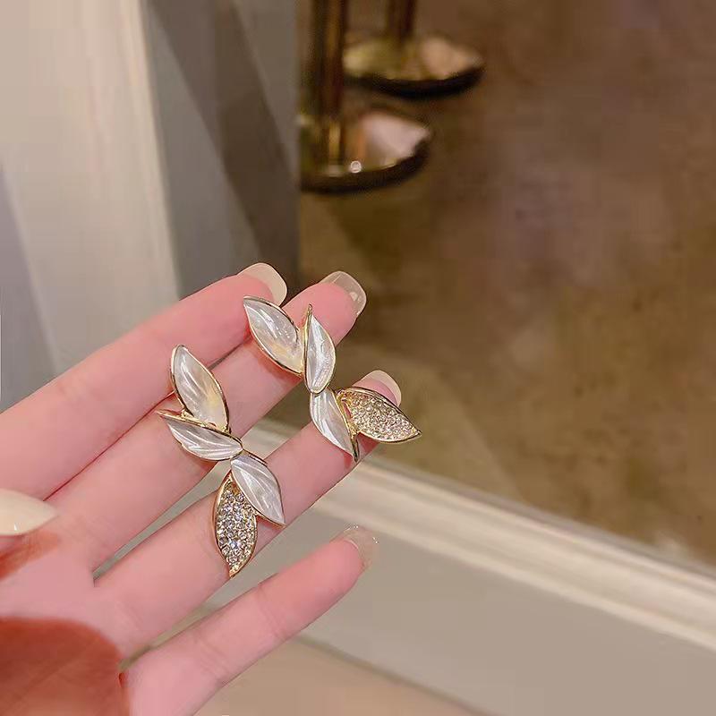 Korean Super Fairy Leaf Earrings: Sparkling Diamond Luxury for Women
