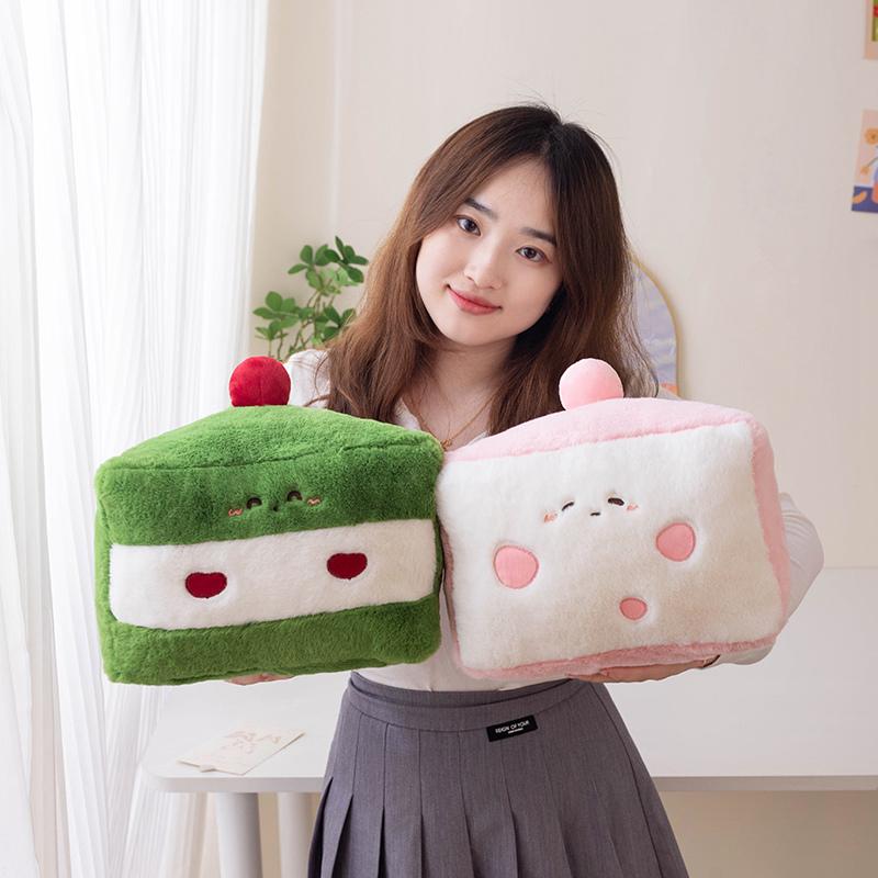 Kawaii Cartoon Cake Plush Doll High Quality Soft Stuffed Fruit Strawberry Wedding Cake Simulation Food Plush Toy Home Decor