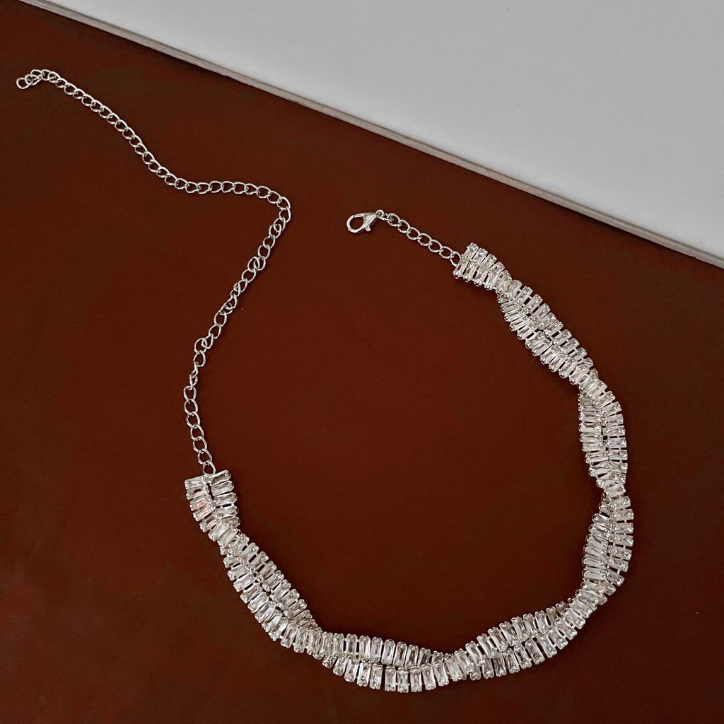 Twisted Irregular Necklace Ladies Summer High Sense Light Luxury Fashion Rhinestone Rectangle Clavicle Chain