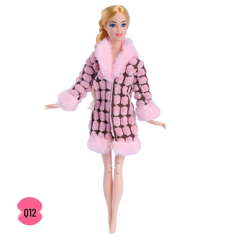 

Набор модной одежды для куклы Барби 30 см: Длинное пальто из искусственного меха и плюшевая короткая куртка Clothes only (doll not included)