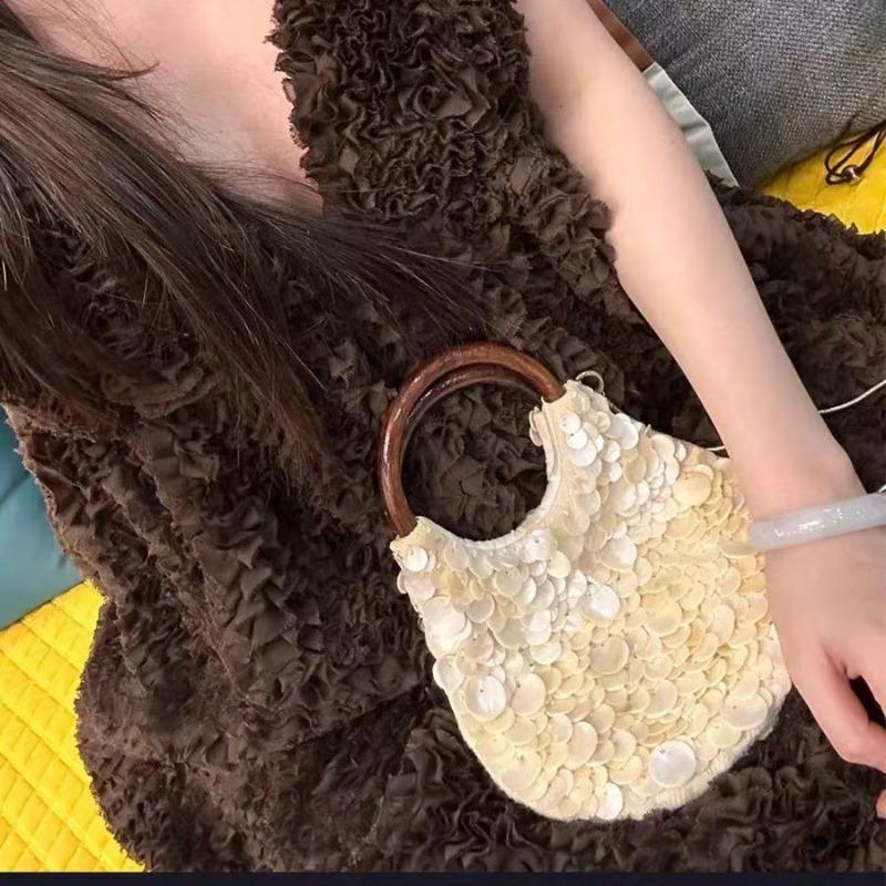 Borsa in perline a forma di fritillaria cucita a mano, nuova per primavera ed estate, stile cena celebrità, borsa a conchiglia, borsa a tracolla messenger portatile da donna