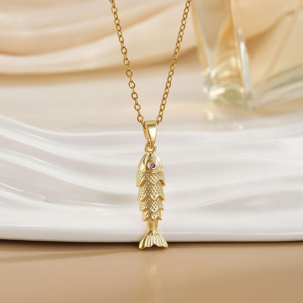 

Women s Retro Movable Small Fish Necklace Luxury Personalized Koi Pendant Stainless Steel Collarbone Chain Jewelry Accessory
