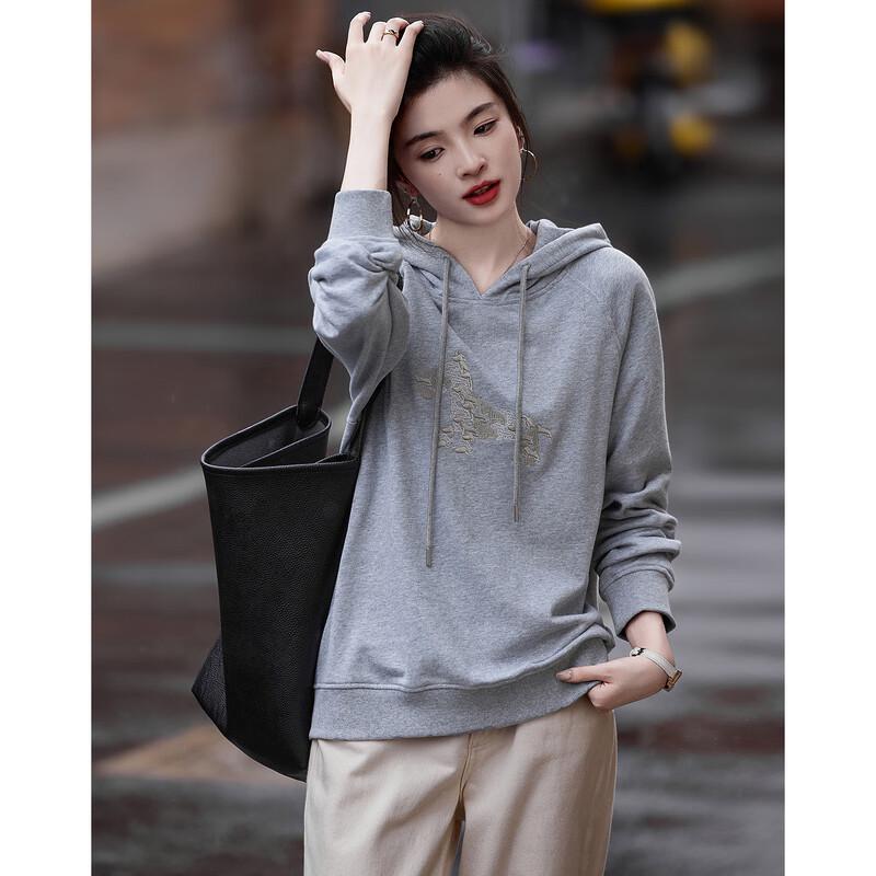 Demana Women's Embroidered Hooded Sweatshirt