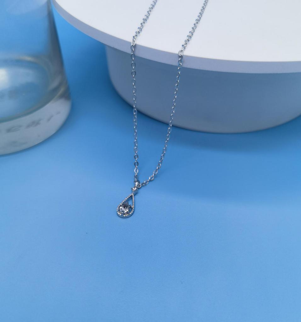 "One Look Ten Thousand Years" French Zircon Teardrop Necklace - Super Fairy Style for Female Students, Cold Style Clavicle Chain.