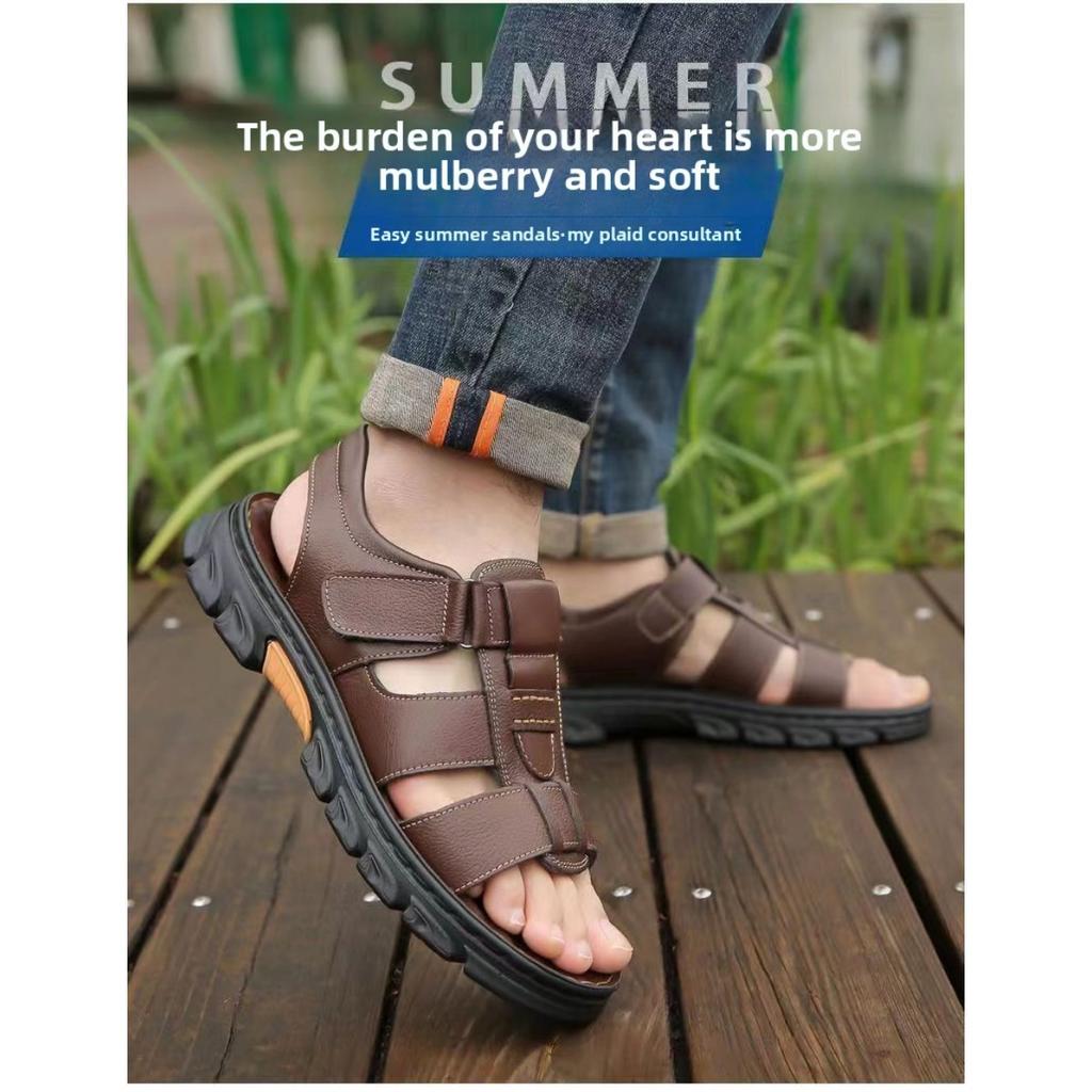 Large Breathable and Versatile Beach Shoes with Thick Soles and Anti Slip Design for Men In Summer. New Casual Sandals for Men with Exposed Toes