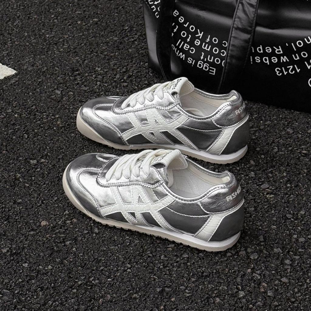 2025 Sommer neue vielseitige flachsohlige Forrest Gump Schuhe runde Spitze silberne deutsche Trainingsschuhe Retro-Farbabstimmung lässige Sportschuhe