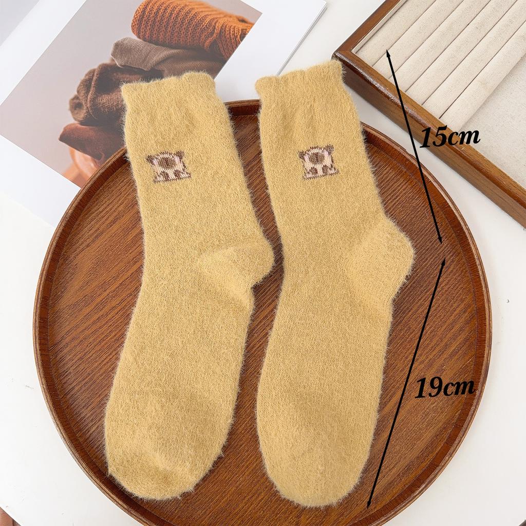 Damen Winter Thermosocken Nerzsocken Cartoon Capybara Aufdruck Weich Warm Fleece Bequem Plüschsocken Kawaii Schlafboden Mittelschaftsocken