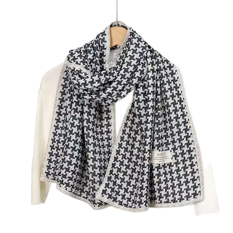 Retro Floral Cotton-Linen Scarf: Versatile Shawl for Spring & Autumn - Korean Style Neck & Shoulder Protection