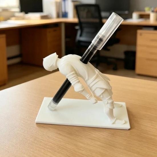 Porta-canetas Assassino Impresso em 3D Organizador de Mesa Criativo com Design de Flecha Suporte de Caneta Engraçado de Novidade para Escritório Escola Decoração Única de Mesa