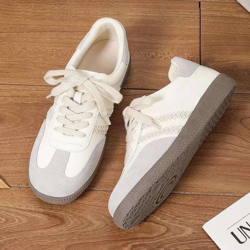 Spot little white shoes women's retro lace 2025 new spring leisure sports color matching soft sole silver German training shoes women