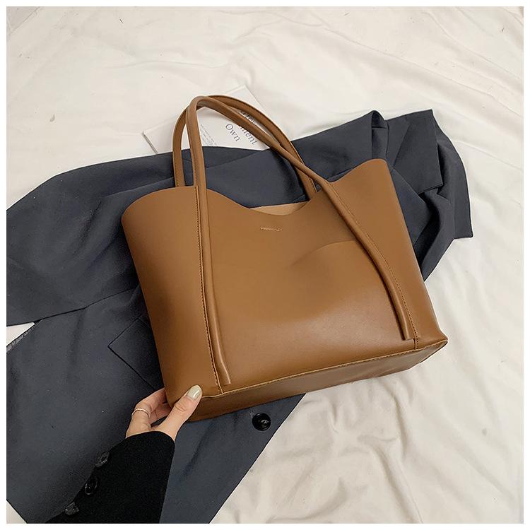 

2025 ретро сумка-мессенджер большая сумка новая осенне-зимняя мода простая сумка-тоут большая вместимость сумка на плечо женская сумка коричневый