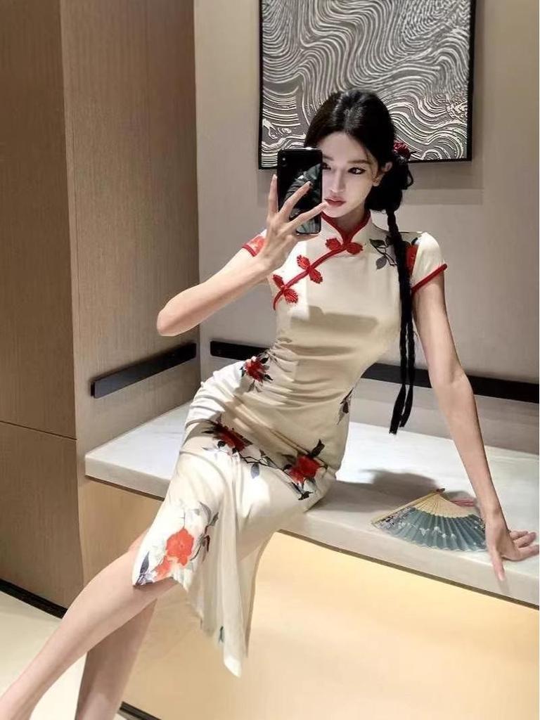 2025 Summer Qipao: Retro Chinese Style, Youthful & Slimming Dress