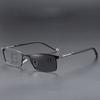 Gleitsichtbrille mit phototroper Optik, elegante Businessbrille mit quadratischem Metallrahmen und Blaulichtfilter