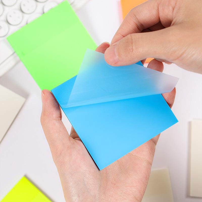 ფერადი გამჭვირვალე წებოვანი ფურცლები დასაწერი მაღალი ხარისხის PET ინდექსის გაფართოების ნოტებით