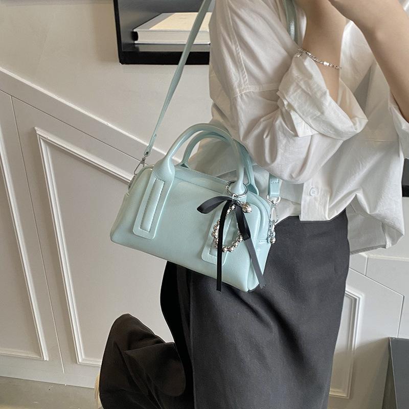 This year's popular small bag women's spring and summer versatile 2025 new women's simple messenger bag portable pillow bag