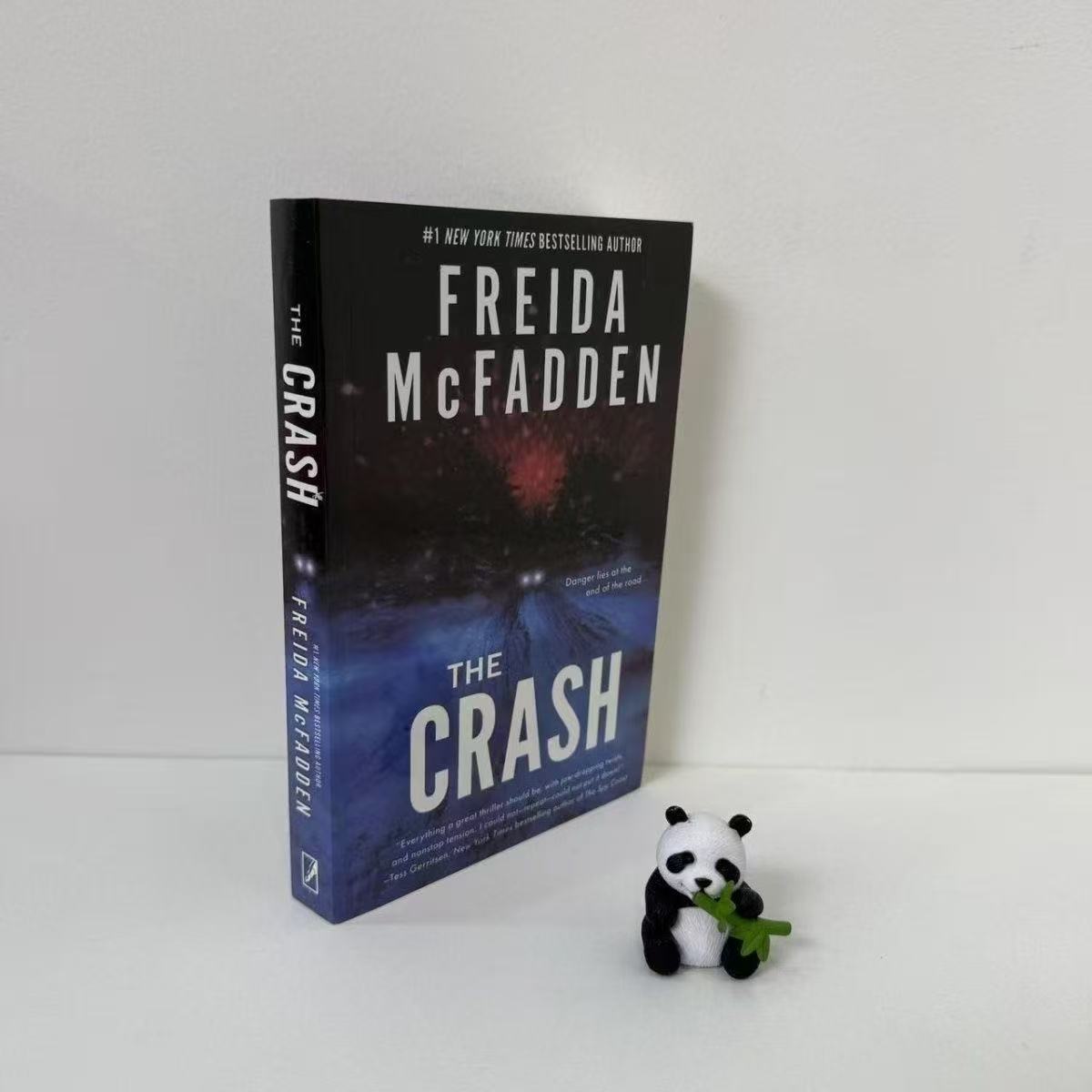 Крушение Фриды Макфадден Книга в мягкой обложке на английском языке 1book