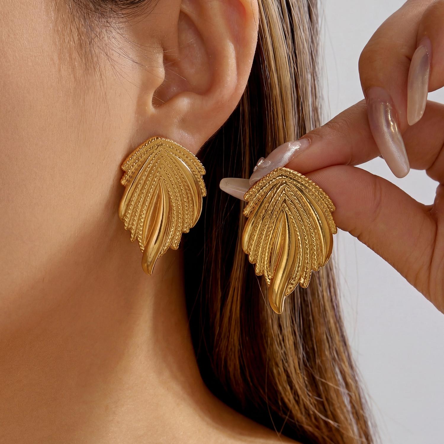 

Stainless Steel Large Leaf Stud Earrings for Women Gold Color Unique Textured Geometry Piercing Earrings 2026 Trendy Jewelry