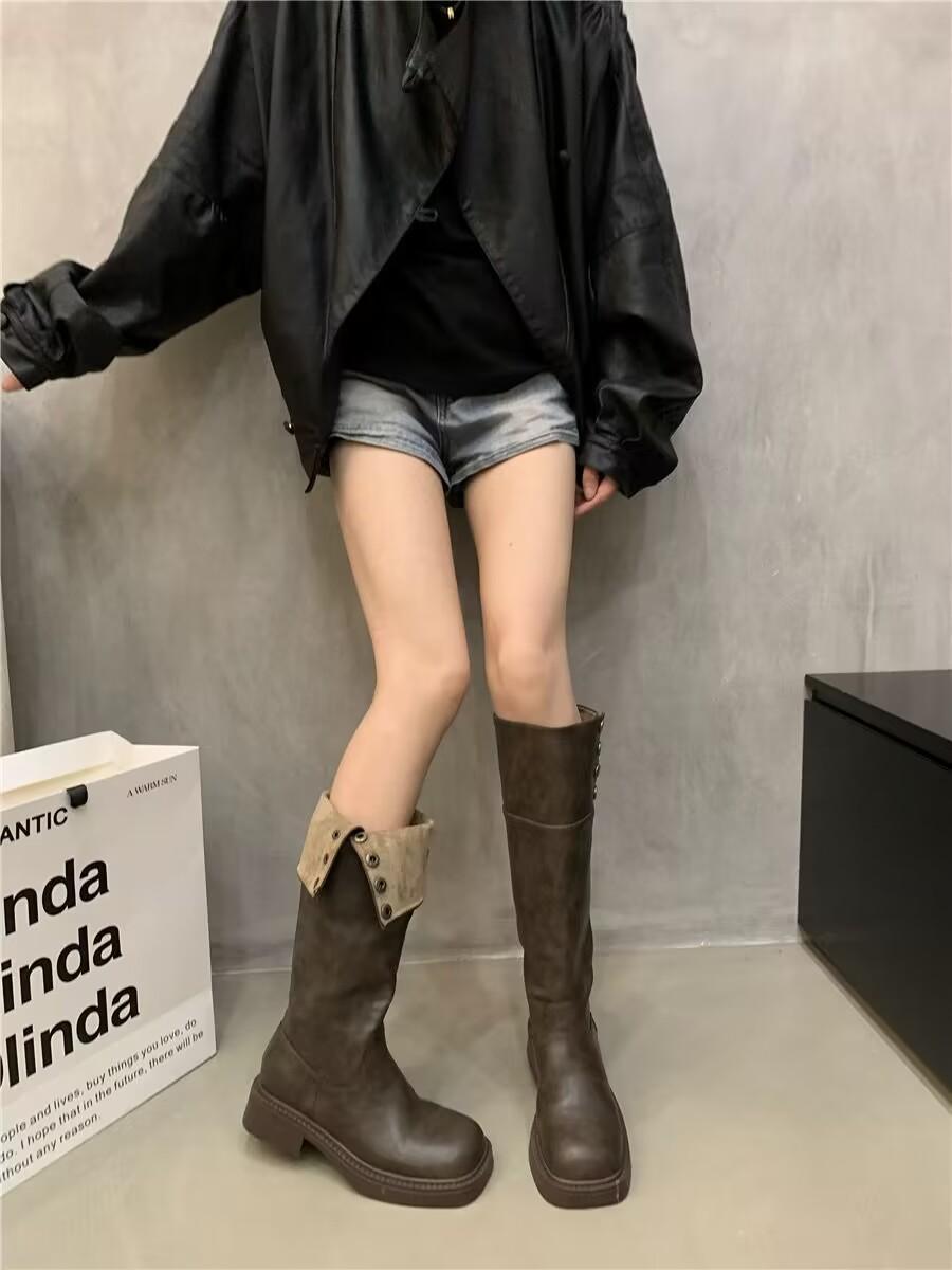 

Зима 2024 Взуття Жіночі чоботи Модні пряжки Шкіряні довгі лицарські чоботи Жіночі чоботи Туфлі для дівчаток на товстій підошві Q420 35 коричневий