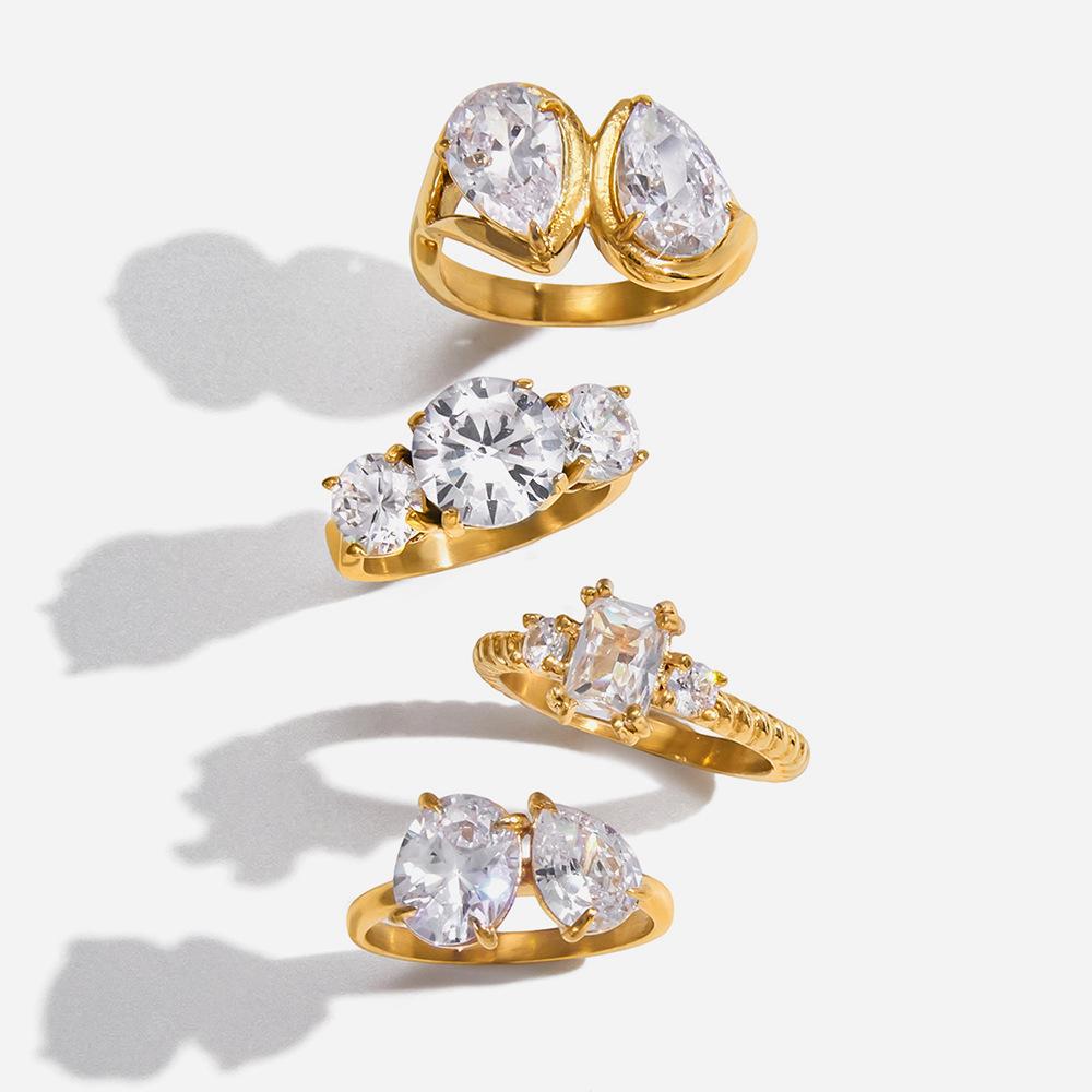 Niche high-end 18K gold, white zircon ring jewelry.