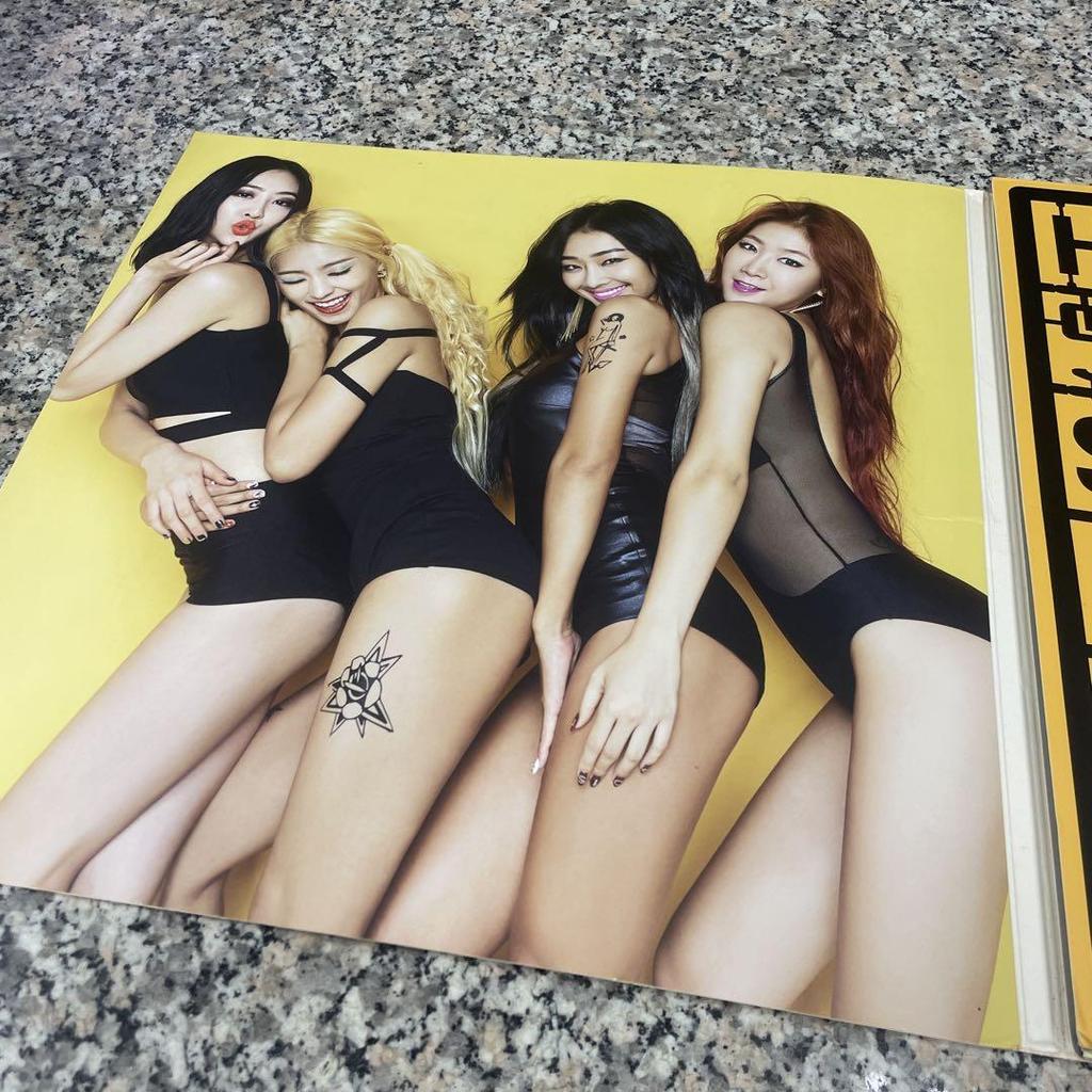 [USED] SISTAR SHAKE IT Korean Edition CD 3rd Mini Album Accessories Discount