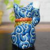 Niedliche Kutani-Ware-Figur mit Design von Waza no ein perfektes Geschenk für Geschäft und 88. Maneki-neko mit rechter Hand (Glückliche Katze) Kura. Geburtstage,