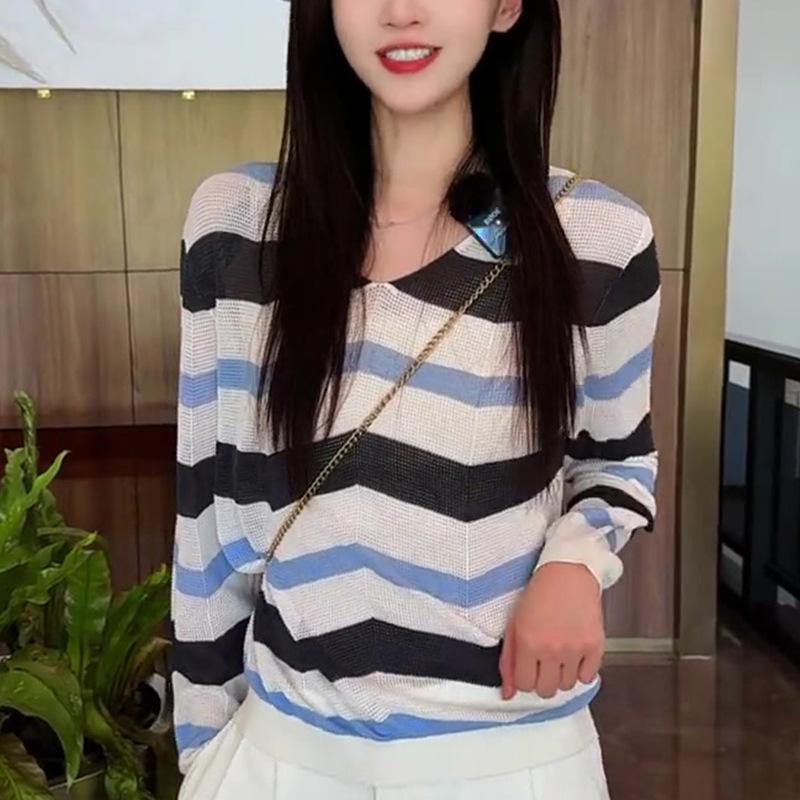 

Женский трикотажный топ из тутового шелка с V-образным вырезом, длинным рукавом и свободным кроем, в полоску, осень 2024 Small