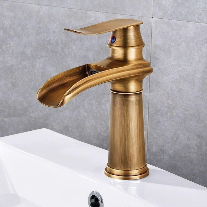 Chromowana bateria umywalkowa Mosiądz Czarny Retro wodospadowa bateria umywalkowa Europejski styl Mieszacze ciepłej i zimnej wody bateria
