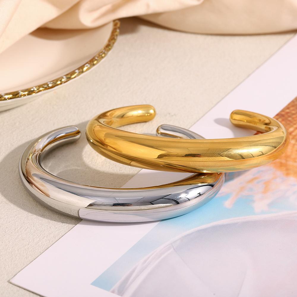 MamacitaSlay Classic 18K Gold Plated Stainless Steel Wide Edge Open Bracelet For Women's Retro Waterproof Wrist Jewelry Gift