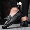 Leichte Leder Herren Freizeitschuhe Luxusmarke 2025 Herren Slipper Herren Mokassins Atmungsaktive Slipper Flats Schwarz Fahrschuhe