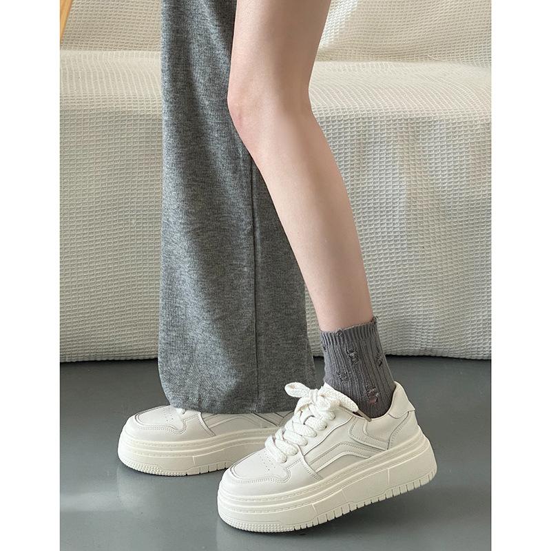 Shoes women's autumn new versatile chic high-end sense little white shoes platform sports board shoes