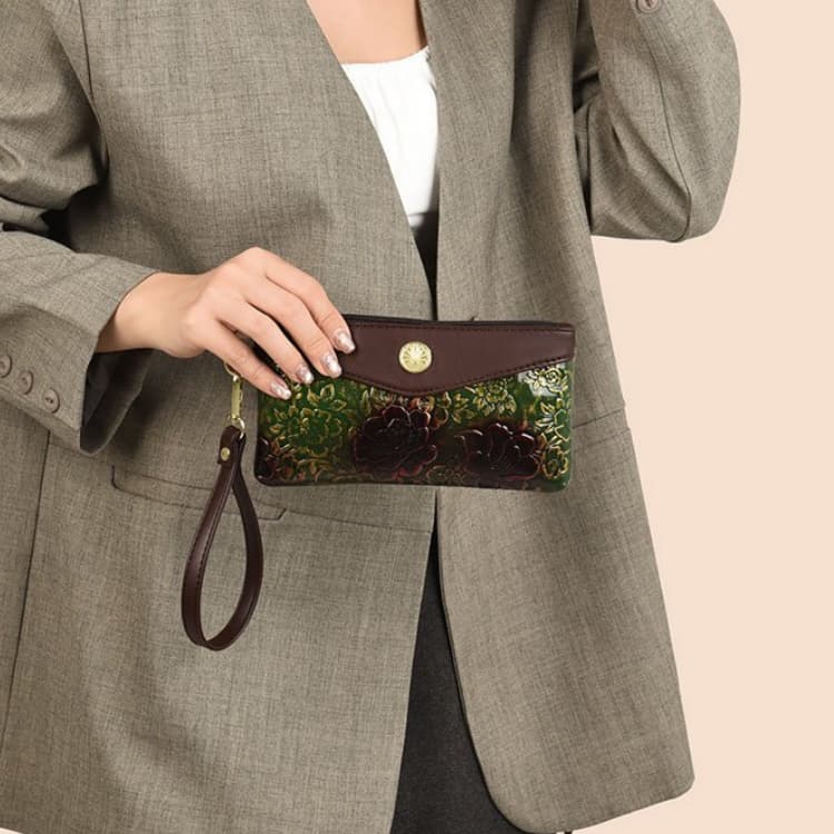 Vintage floral embossed patent leather clutch change purse
