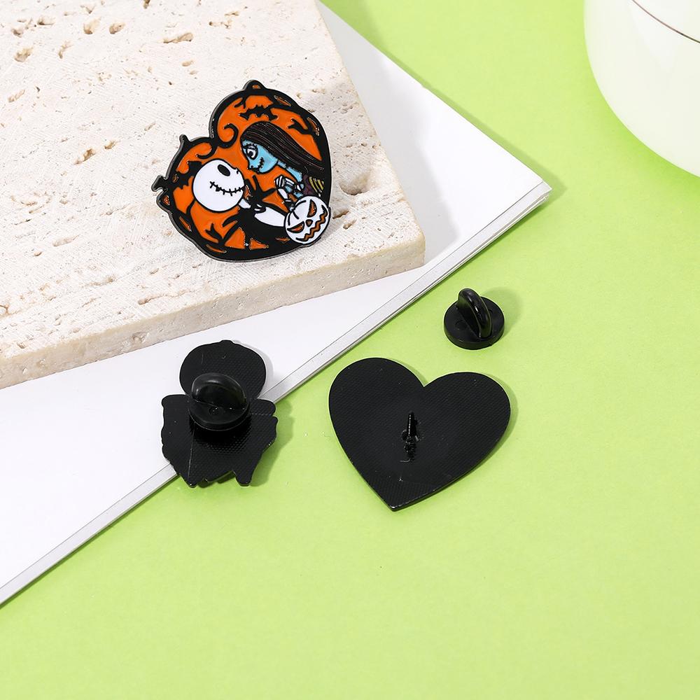 Creative Halloween Jewelry Ghost Collection Heart Brooches Haunted House Skull Pumpkin Head Shaped Pins For Festival Gift