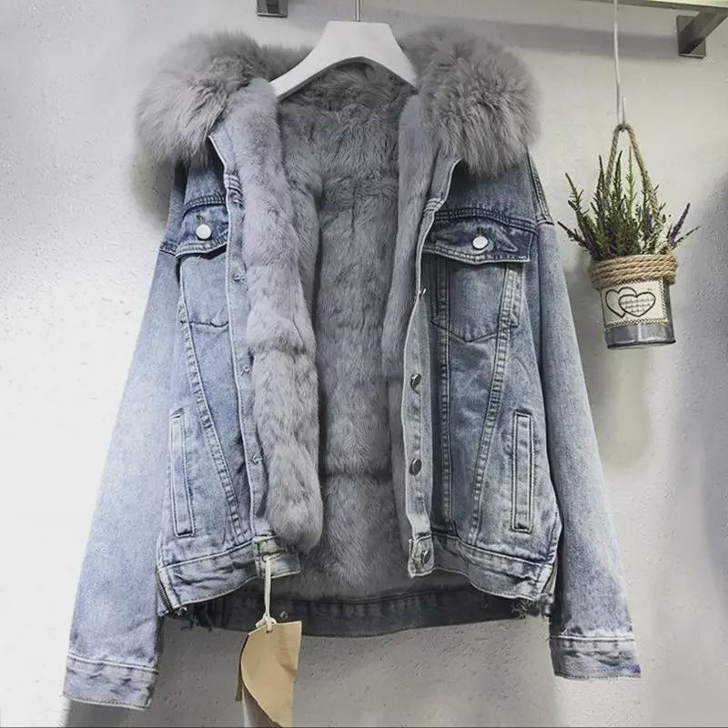 Women's 2025 Winter Denim & Velvet Jacket: Korean Style Loose Fit, Detachable Fur Collar, Thick Short Fur.