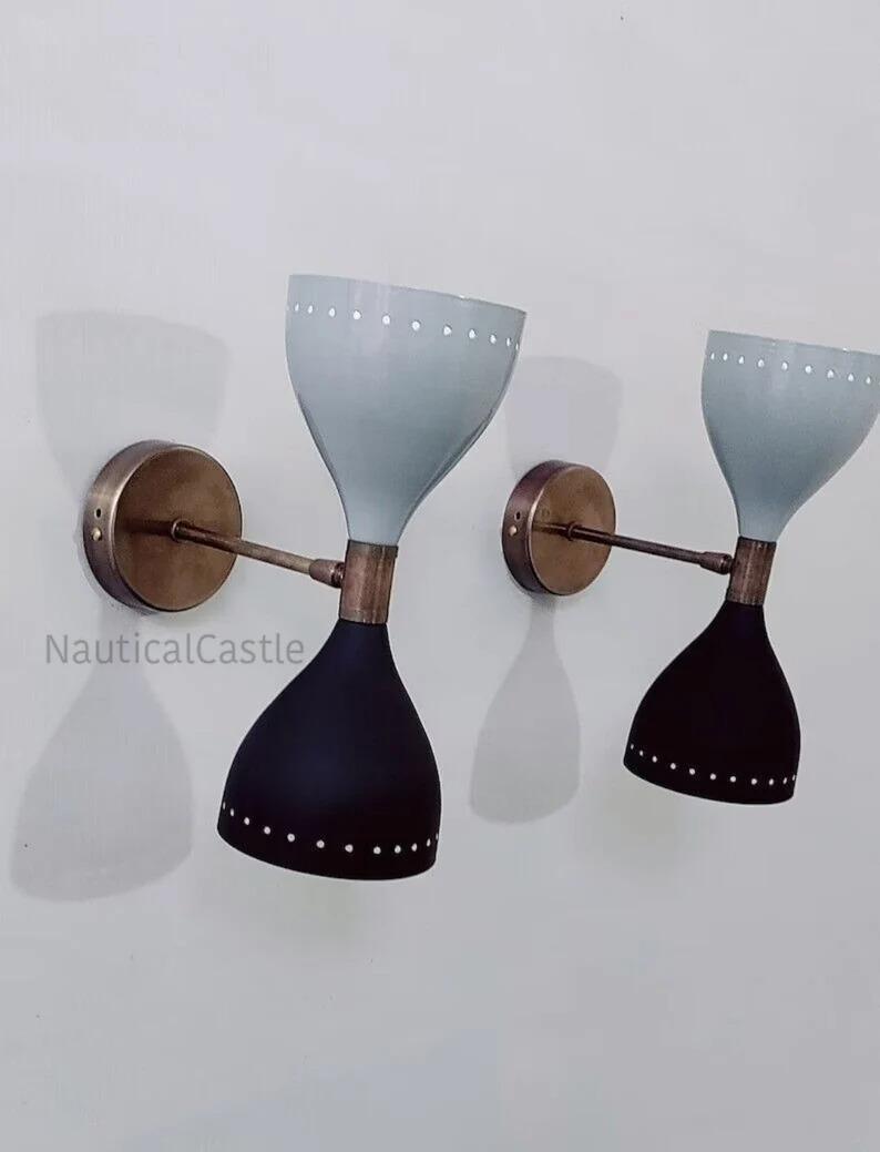 

Brass Diabolo Wall Sconce Pair: Mid-Century Modern Italian Lighting білий