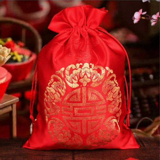 Bridesmaid Handbag Gift: Wedding Favor Red Envelope Candy Box