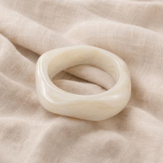 Gennemsigtig Harpiks Armbånd, Overdrevet Uregelmæssig Form Armbånd, Retro Stil Letvægts Lagdelt Armring til Smykkegave