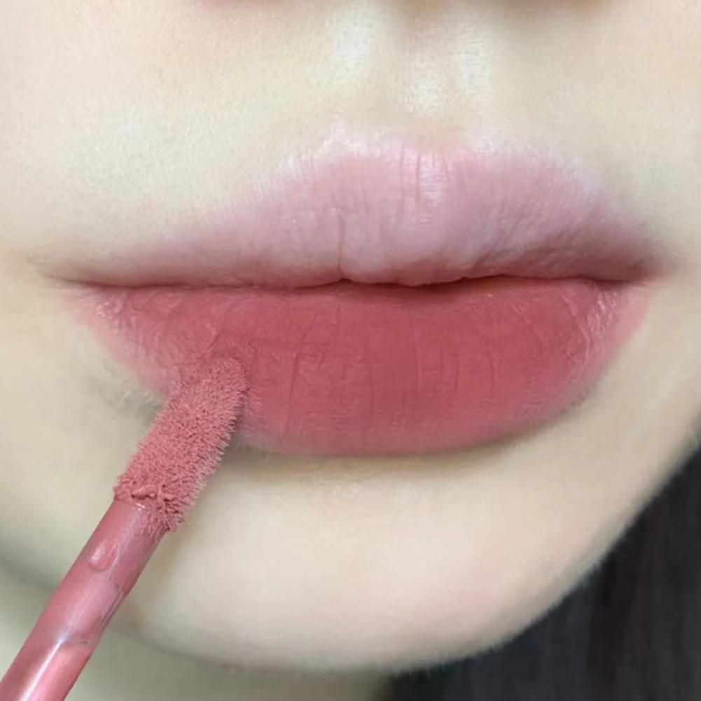 Easy To Apply Long-Lasting Lip Gloss Matte Lipstick 01#