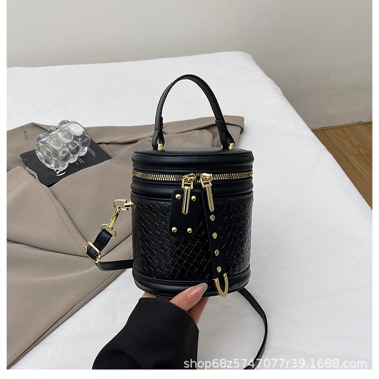 2025 new trendy contrast bucket bag niche design crossbody mobile phone bag fashionable high-end handbag shoulder bag for women