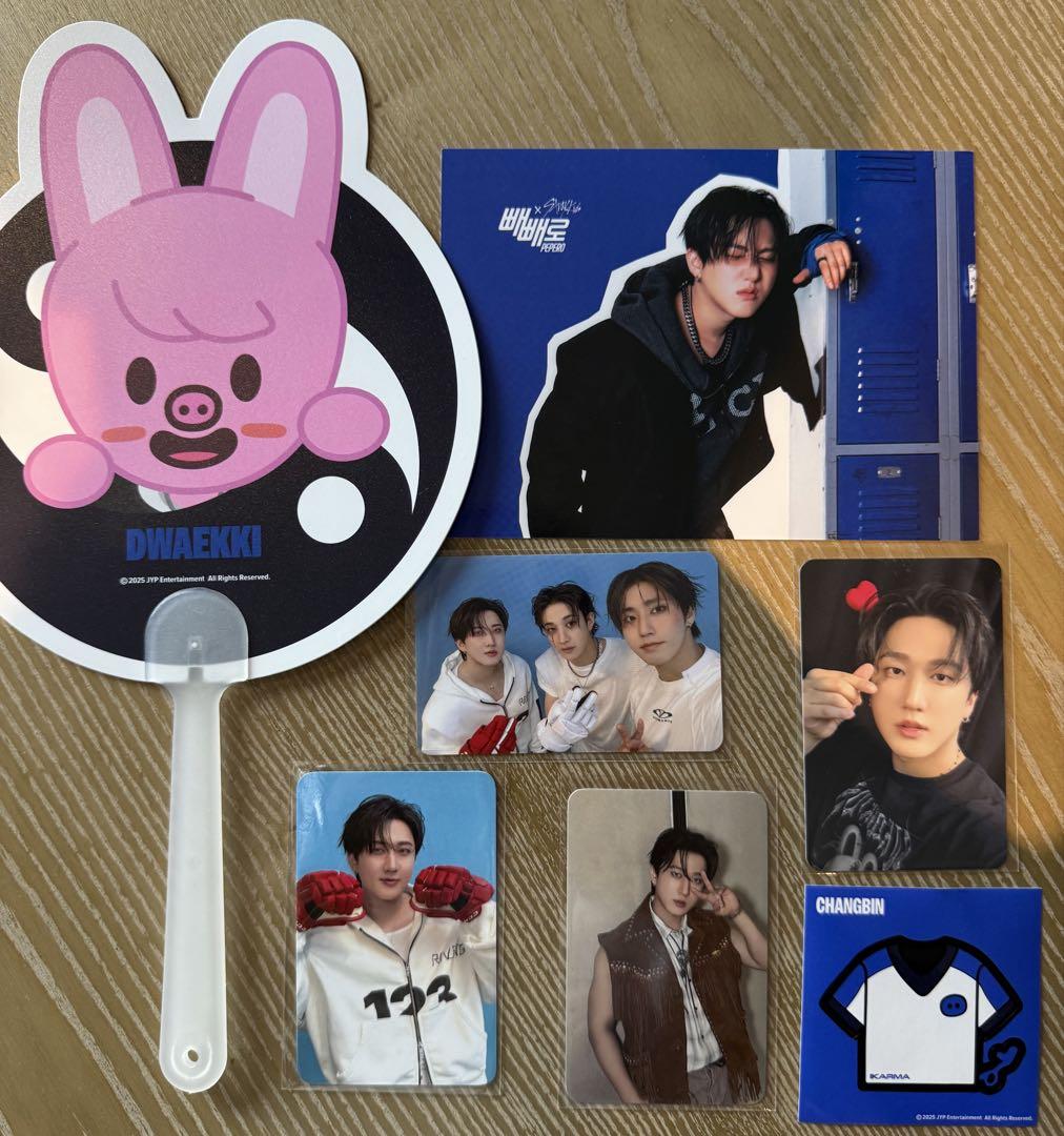 

[USED] StrayKids KARMA pop-up merchandise