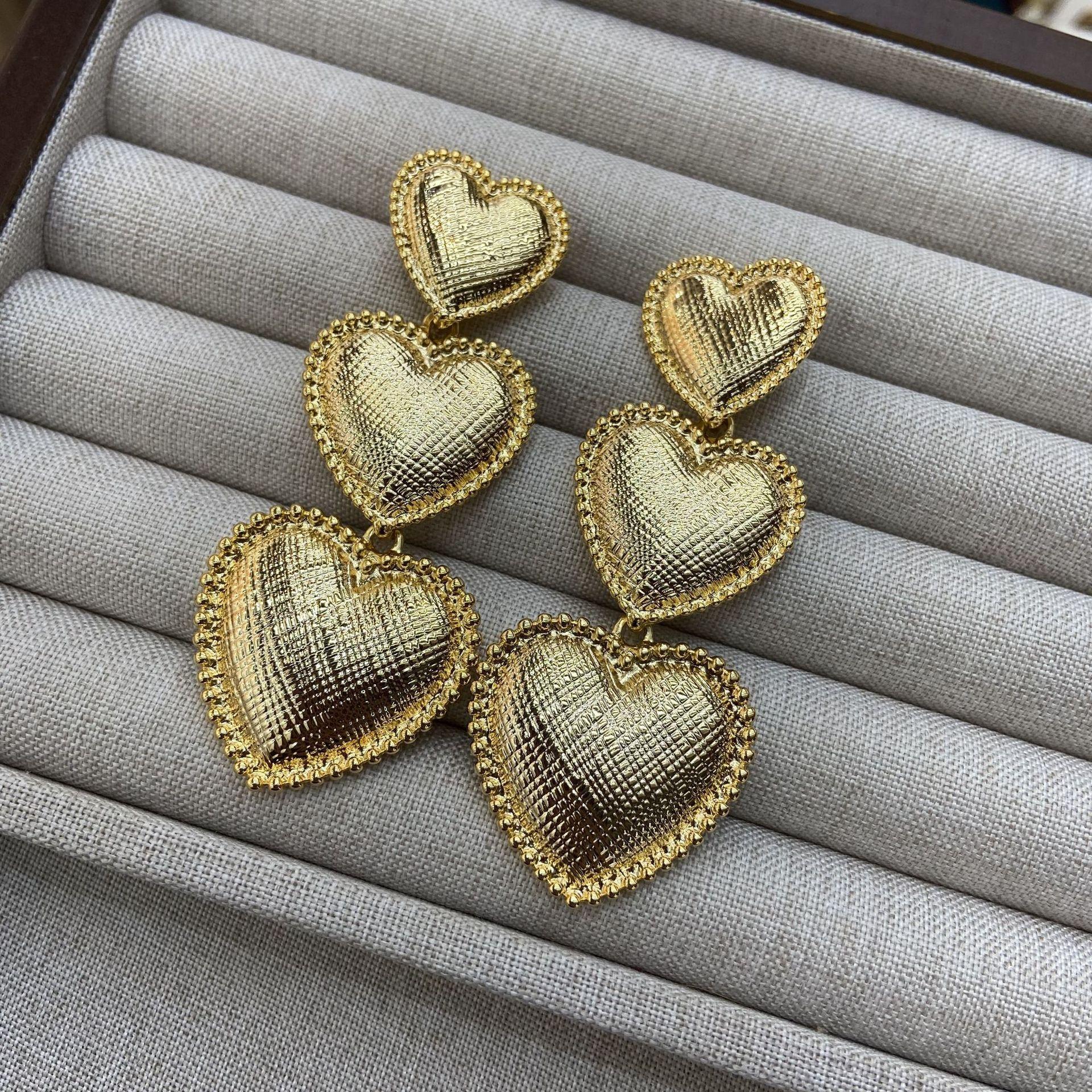 

Big And Small Love Earrings Heart Shape Shine Fashion Commute