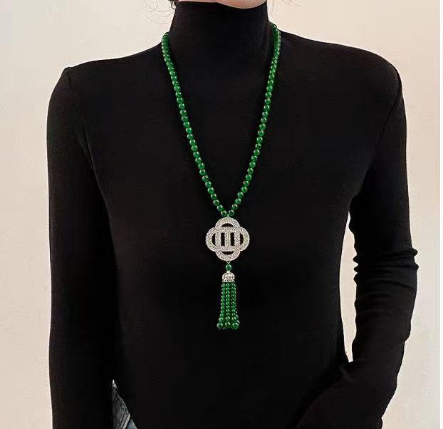 Vielseitige grüne Ruyi-Anhänger-Halskette - Hochwertiger Retro-Stil für Damen