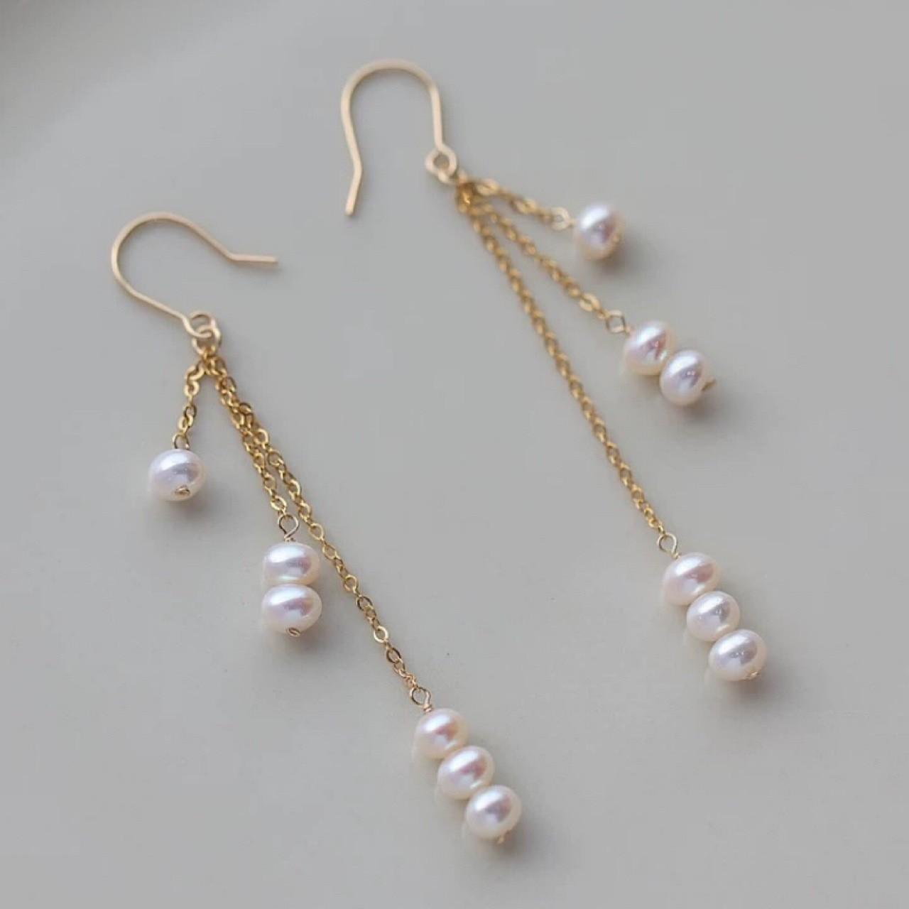 Natural freshwater pearl earrings long fringed thin ear hook 14K gold pearl niche design commuter earrings