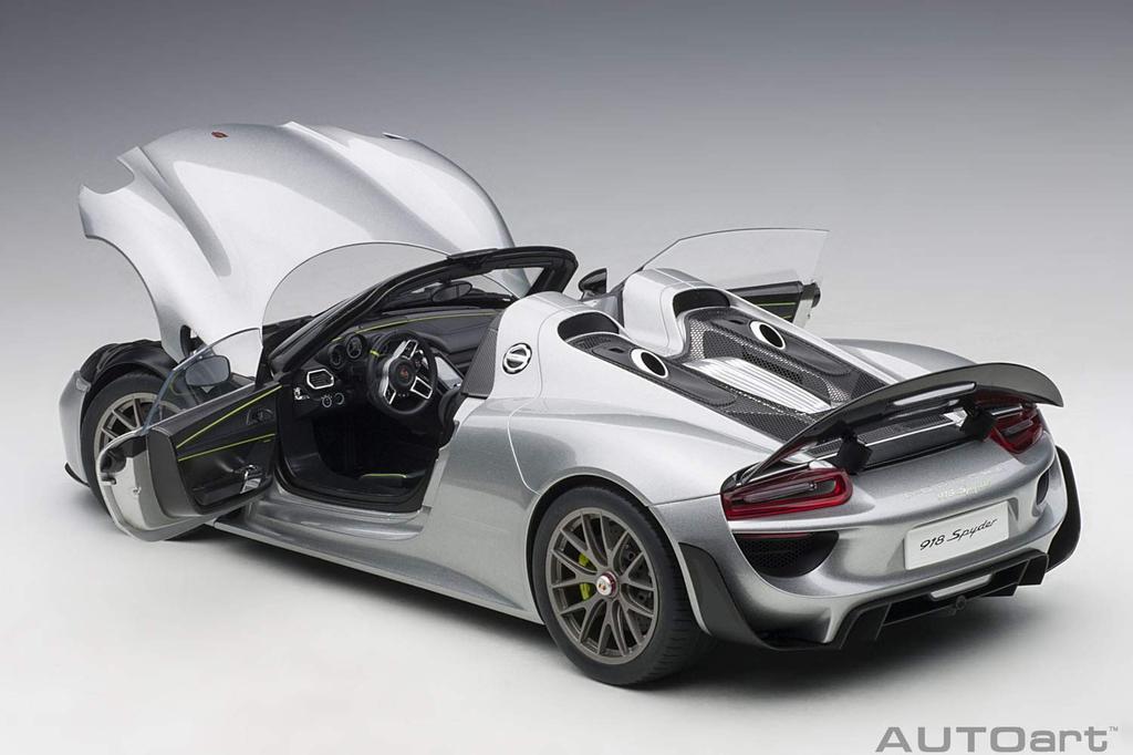 AUTOart Porsche 918 Spider Beissach Package Silver Metallic Finished Product 1/12