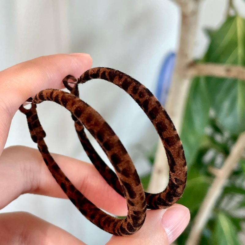 Natural tiger's eye stone series stud earrings for women Maillard exquisite retro earrings niche light luxury high-end temperament earrings