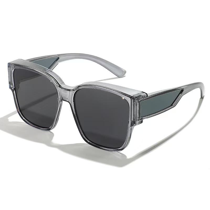 Quick Switch Clip-On Myopia Sunglasses for Men & Women - Driving & Cycling Sun Protection