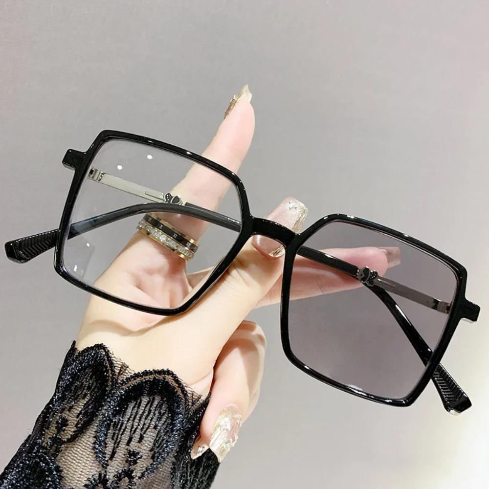 Women's Luxury Photochromic Myopia Glasses Trendy New Square Butterfly Eyeglasses Elegant Near Sight Eyewear for Ladies Men